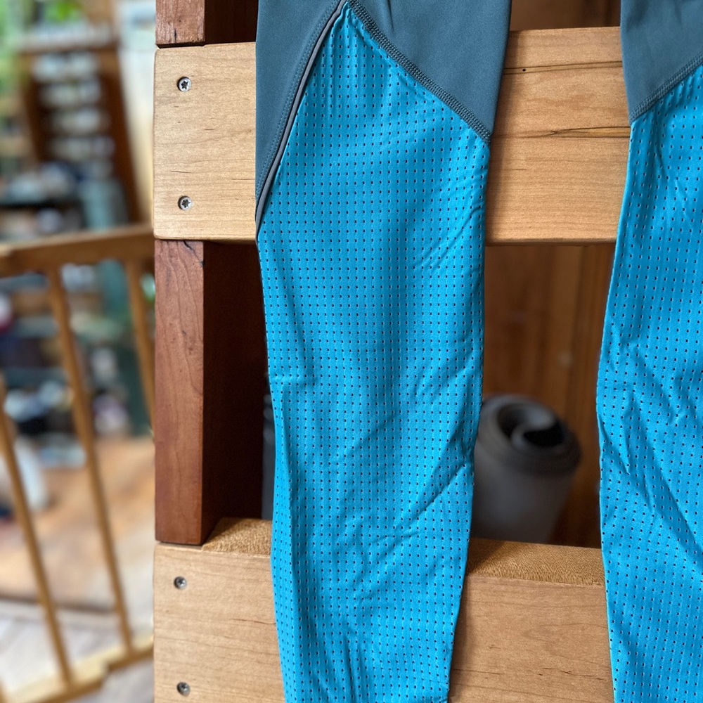 NWT Fabletics high waisted leggings teal storm slate ocean eyes size M Stride 9” - Picture 7 of 13